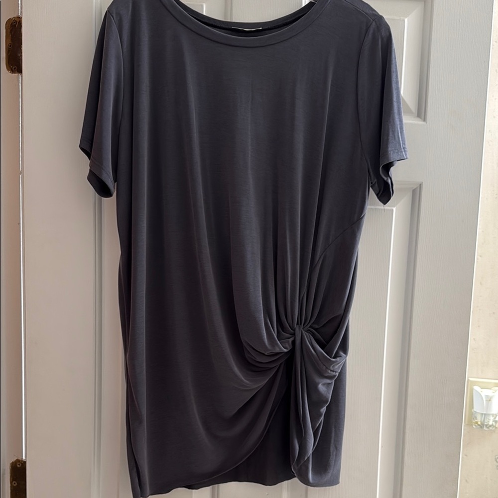 JODIFL Gray Asymmetrical Ruched Short Sleeve Tee